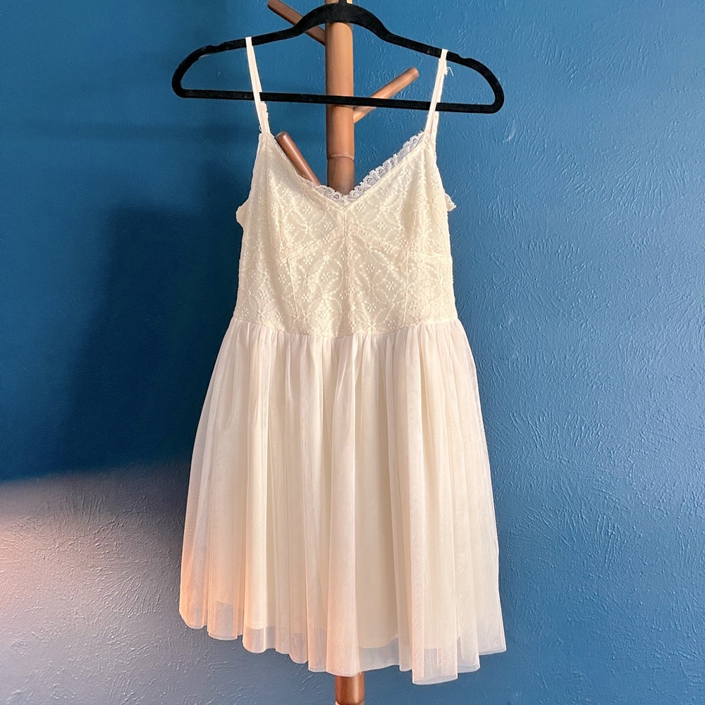 Cream color Dress Medium size